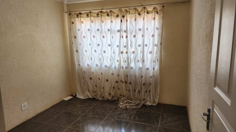 3 Bedroom Property for Sale in Geelhoutpark North West